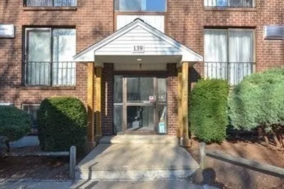 139 King St #205B