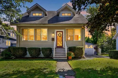 9 Cottage Street 1