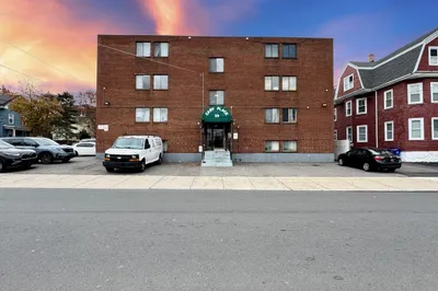 33 Cary Ave #11 1