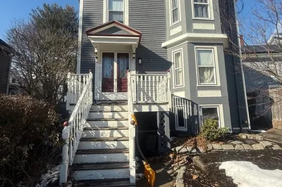 21 Pond St