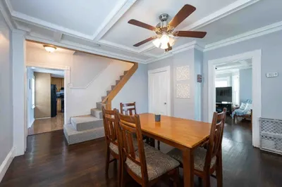 6 Monroe Court