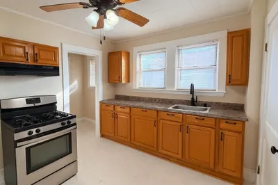 183 Willis Ave #2