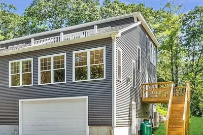 109 Belcher Street #B 1