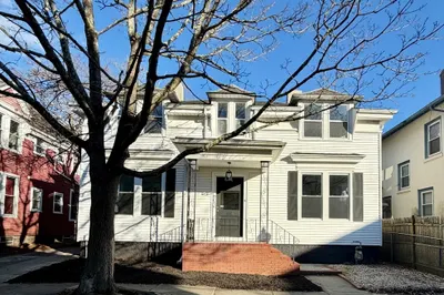 4 Arch St