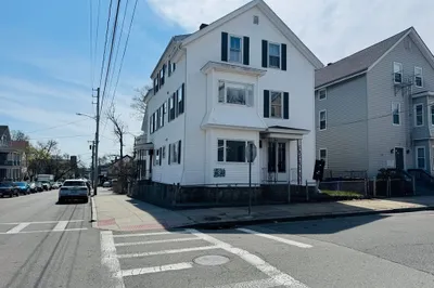 631 Walnut St #3 1