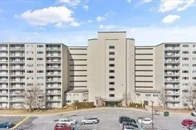 200 Cove Way #708