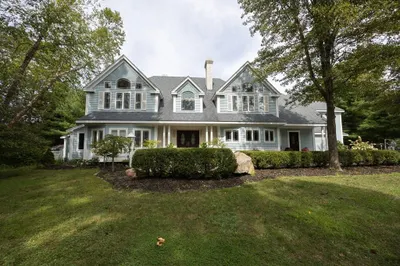 27 Elizabeth Rd 1