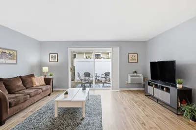 10 Nancy Rd #6