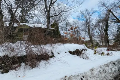 19 Mohawk Ave