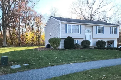 66 Vincent Cir 1