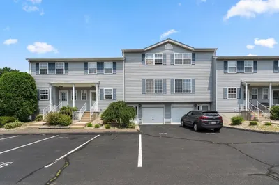 57 Waters Edge Dr #57