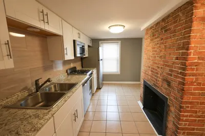 98 Commercial Street #2R