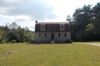220 Old Turnpike Rd