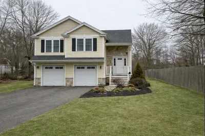 22 Johns Ave 1