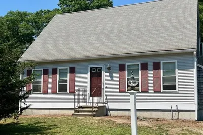16 Ashley Dr