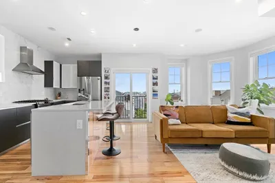 39 Lexington St #7