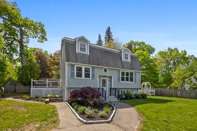 19 Burt Rd