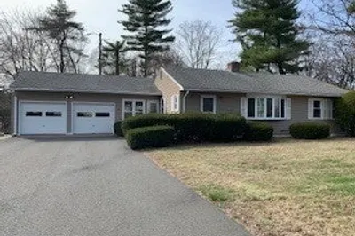 10 Laurel Rd 1