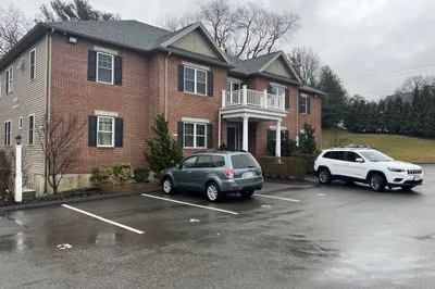 20 Humphrey St #1