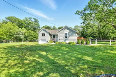 606 Granby Rd