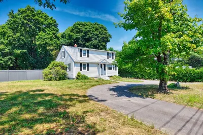 462 Old Westport Rd 1