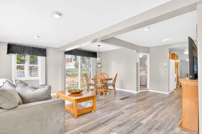 7 Sunrise Ave
