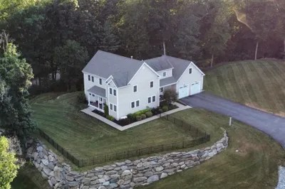 28 Old Lowell Rd 1