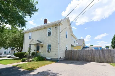 76 Forest St