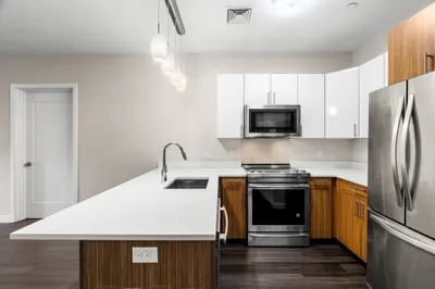 999 Hancock St #513