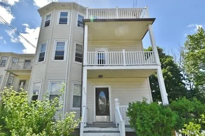 426 Trapelo Rd #2