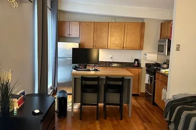 12 Stoneholm St #420 1