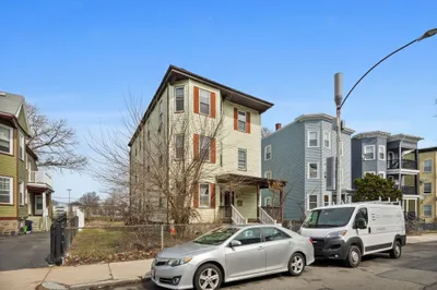 41 Armandine St 1