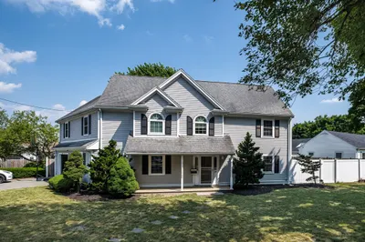 14 Blake Rd