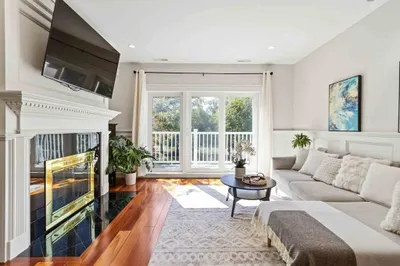 20 Ship Ave #8