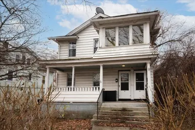 695 Elm St 1