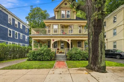 22 Hewlett St #1 1