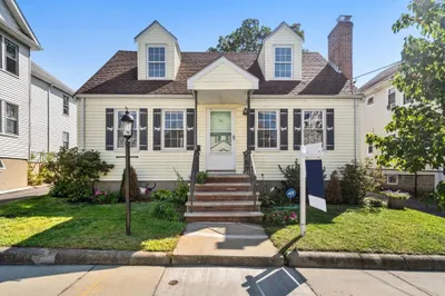 36 Bromfield St