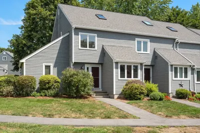 31 Blithewood Ave #205 1