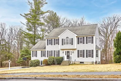 8 Exeter Rd 1