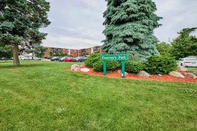 900 Governors Dr #22