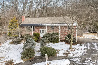 90 Sunnyside Ave