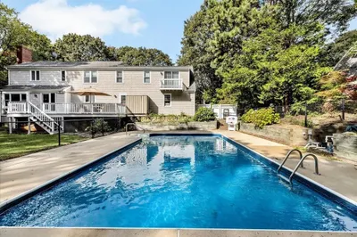 53 Olde Homestead Dr 1