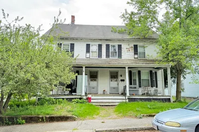 19 Davis St