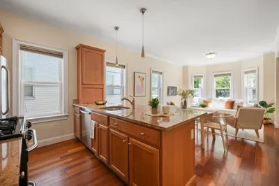 297 Cardinal Medeiros Ave #1