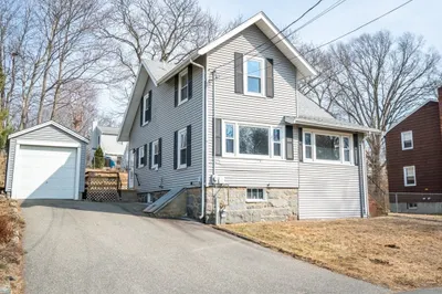61 Bowditch St