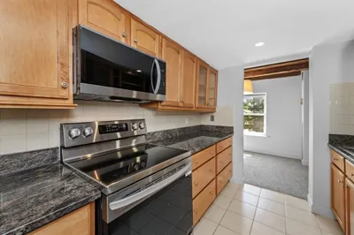 120 Commercial St #4-1