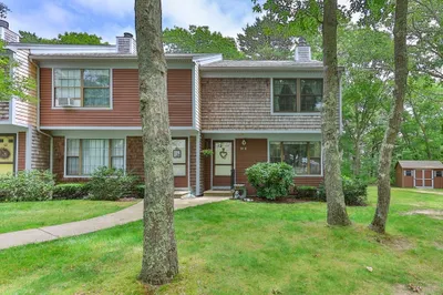 195 Falmouth Rd #18E 1