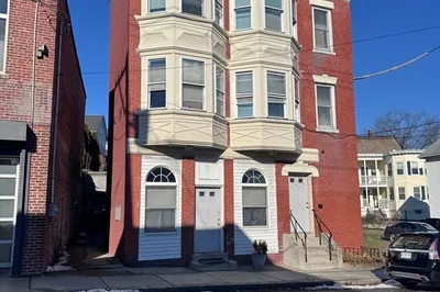 36 Endicott St #2R