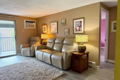 10 Woodcrest Ct #5