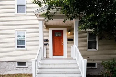 211 Jefferson Ave #3 1